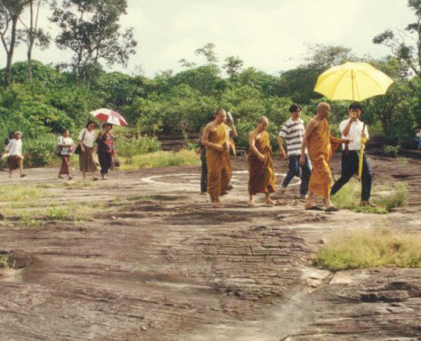 slideshow ภาพหลวงพ่อพุธ ฐานิโย (2)